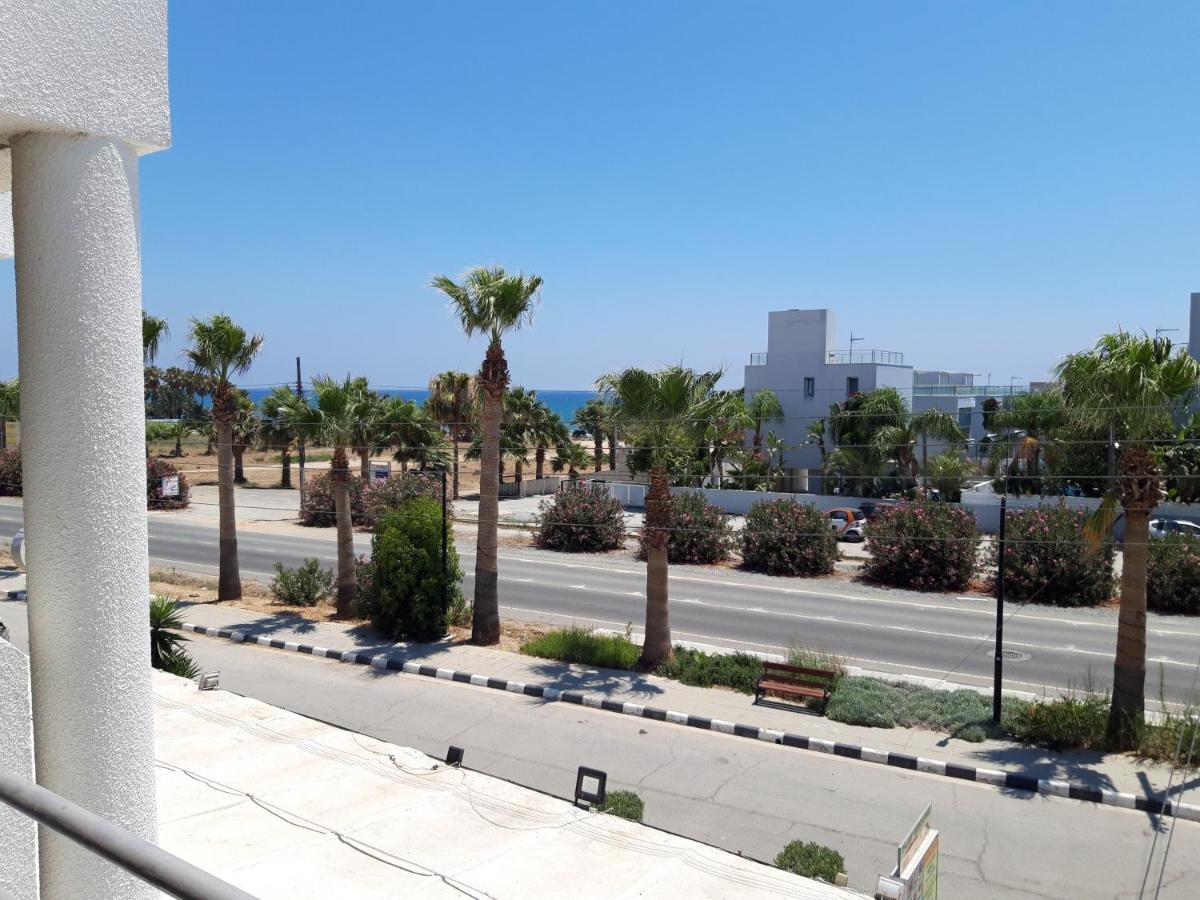 La Veranda Sea View Apartments Larnaca Exterior foto