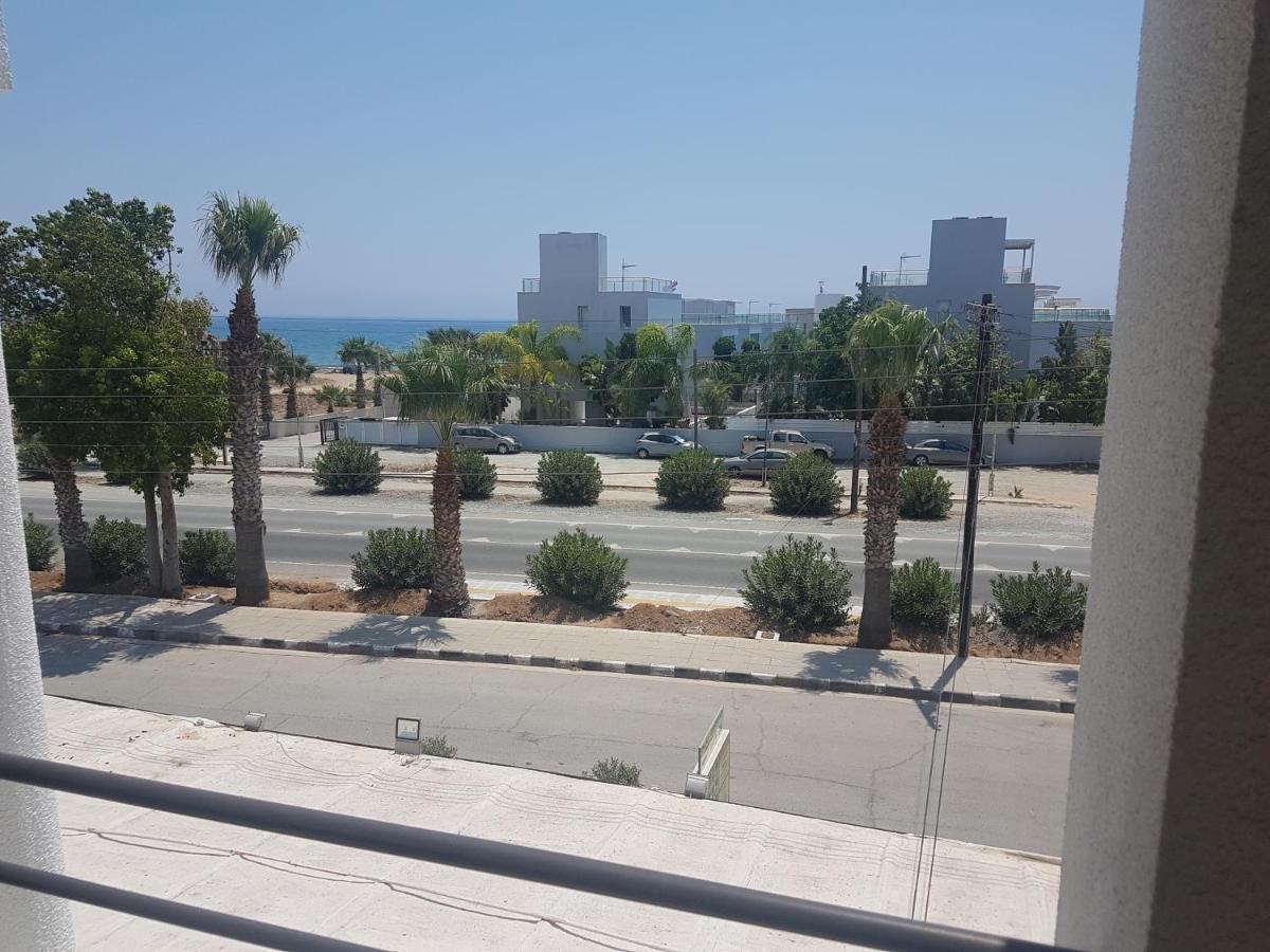 La Veranda Sea View Apartments Larnaca Exterior foto