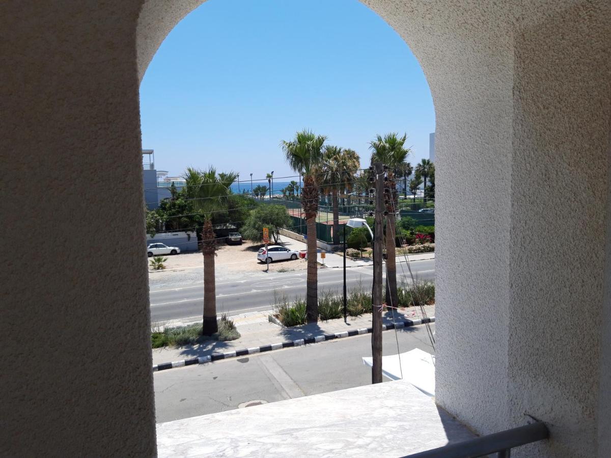 La Veranda Sea View Apartments Larnaca Exterior foto