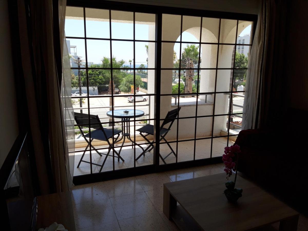 La Veranda Sea View Apartments Larnaca Exterior foto