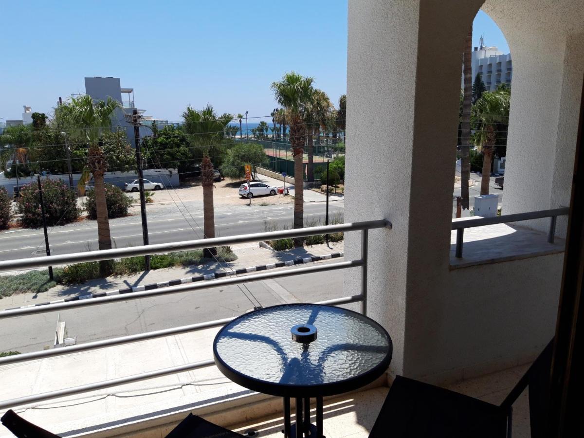 La Veranda Sea View Apartments Larnaca Exterior foto